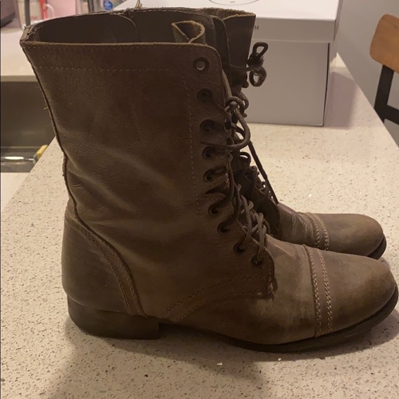 Combat boot - Picture 2 of 3